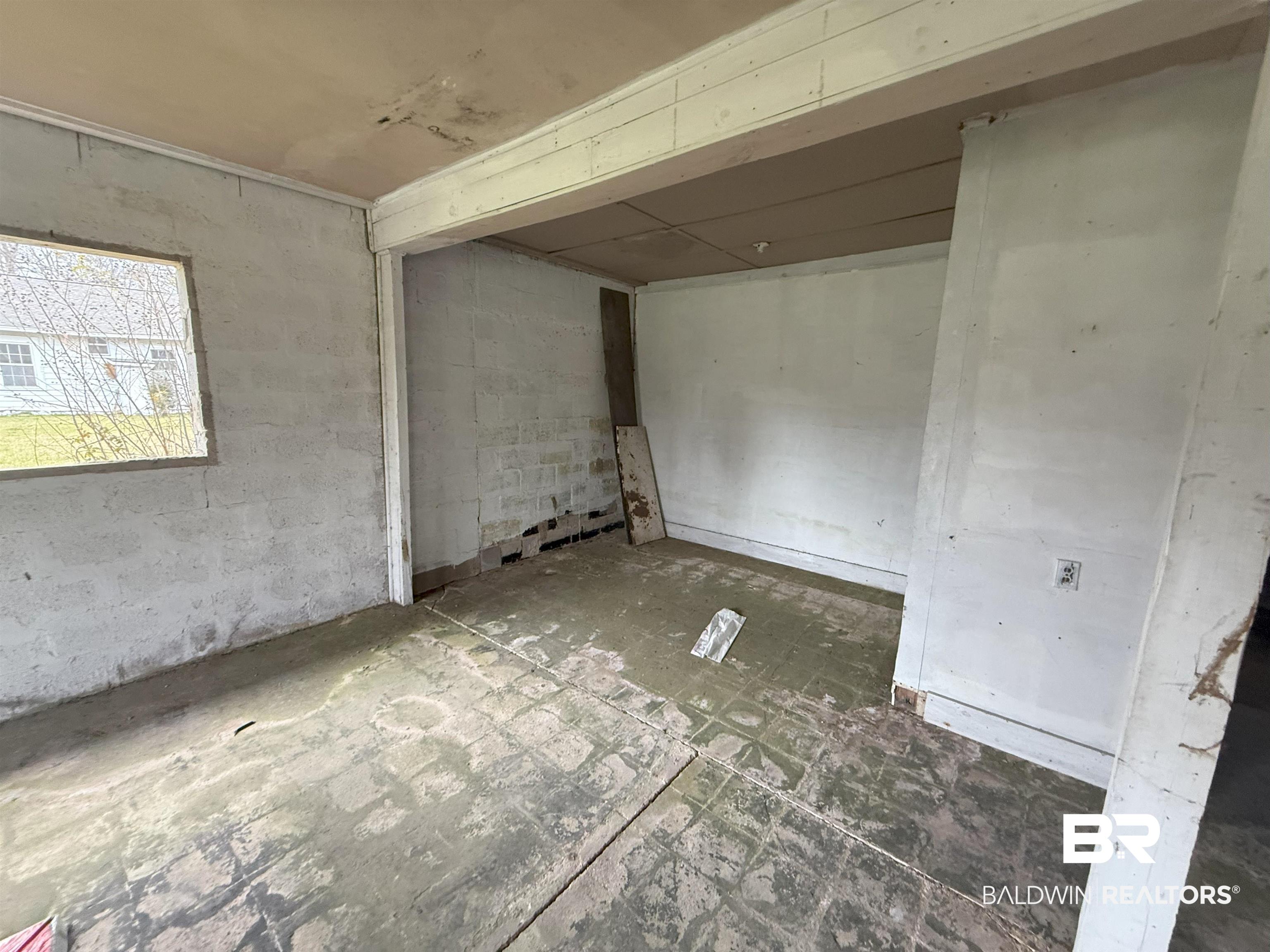 1166 Military Rd Mount Mount Vernon, AL 36560 - Photo 3 of 9 Interior space