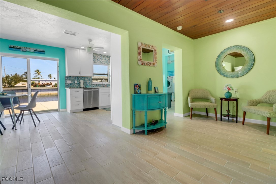 2567 Cay Cove Matlacha, FL 33993 - Photo 13 of 26