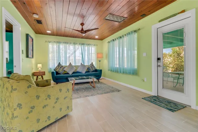 $3,900 | 2567 Cay Cove, Matlacha, FL 33993