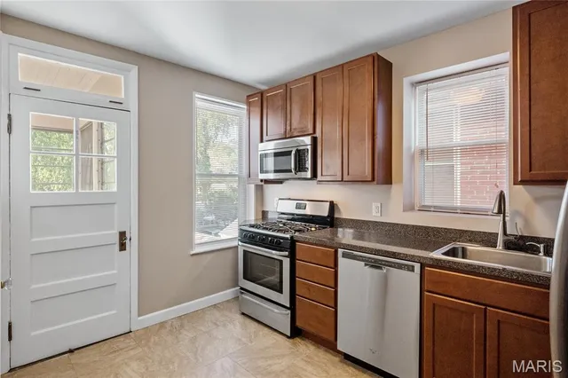 $325,000 | 5007 Goethe Avenue, St. Louis, MO 63109