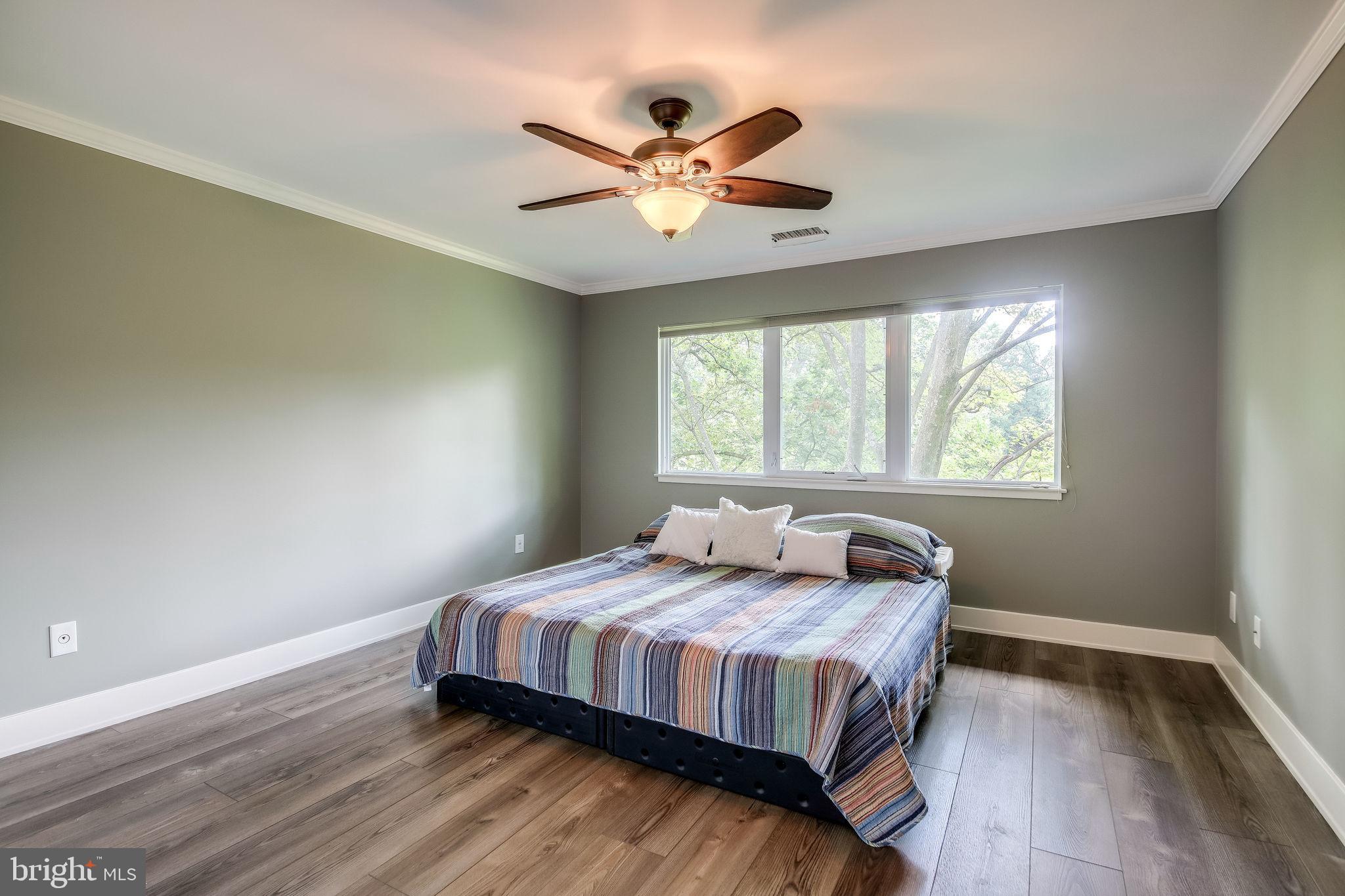 11629 Hunters Green Court Reston, VA 20191 - Photo 22 of 50 Large master bedroom