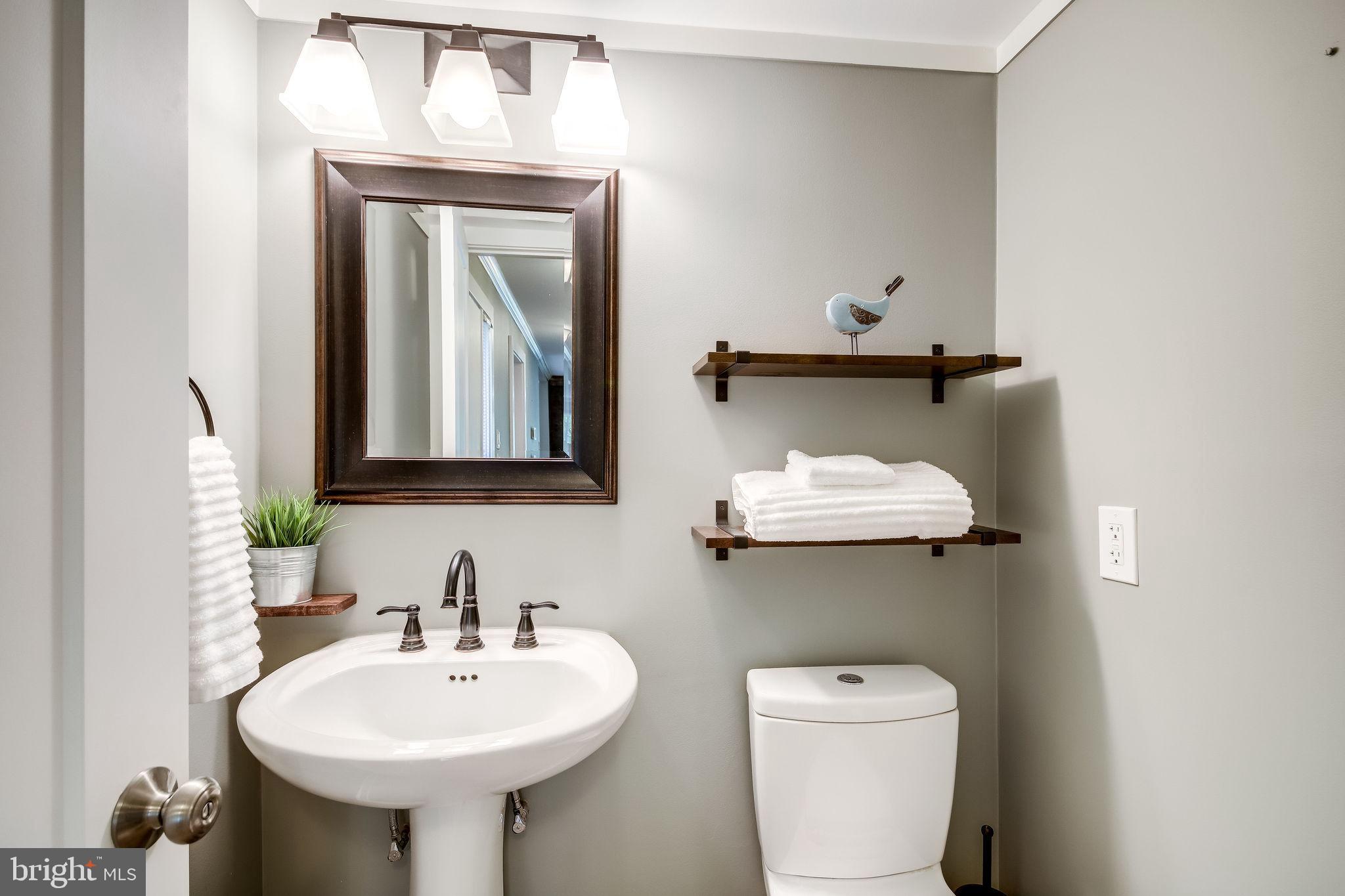 11629 Hunters Green Court Reston, VA 20191 - Photo 4 of 50 Gallery Image 4