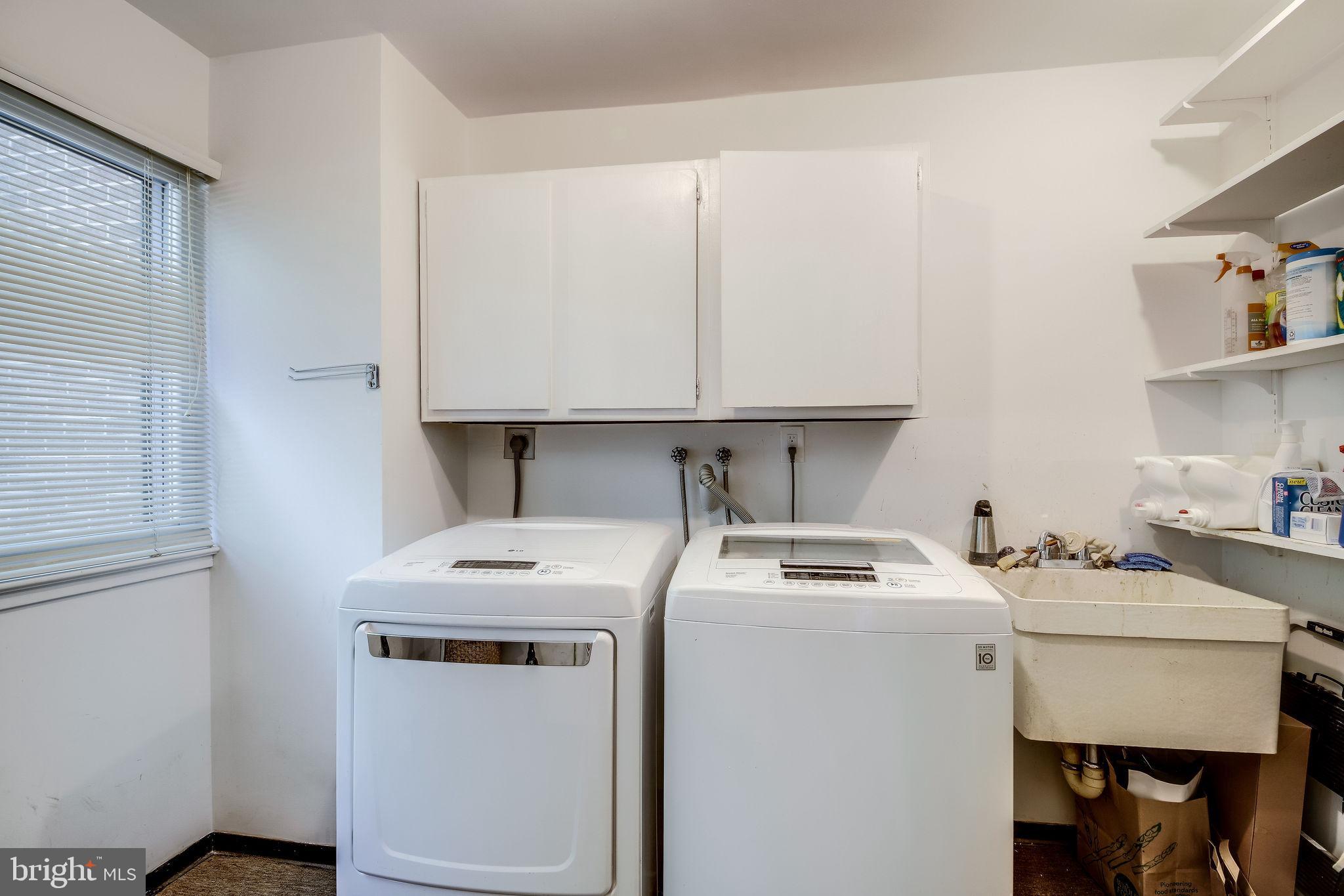 11629 Hunters Green Court Reston, VA 20191 - Photo 5 of 50 Laundry/storage on main level