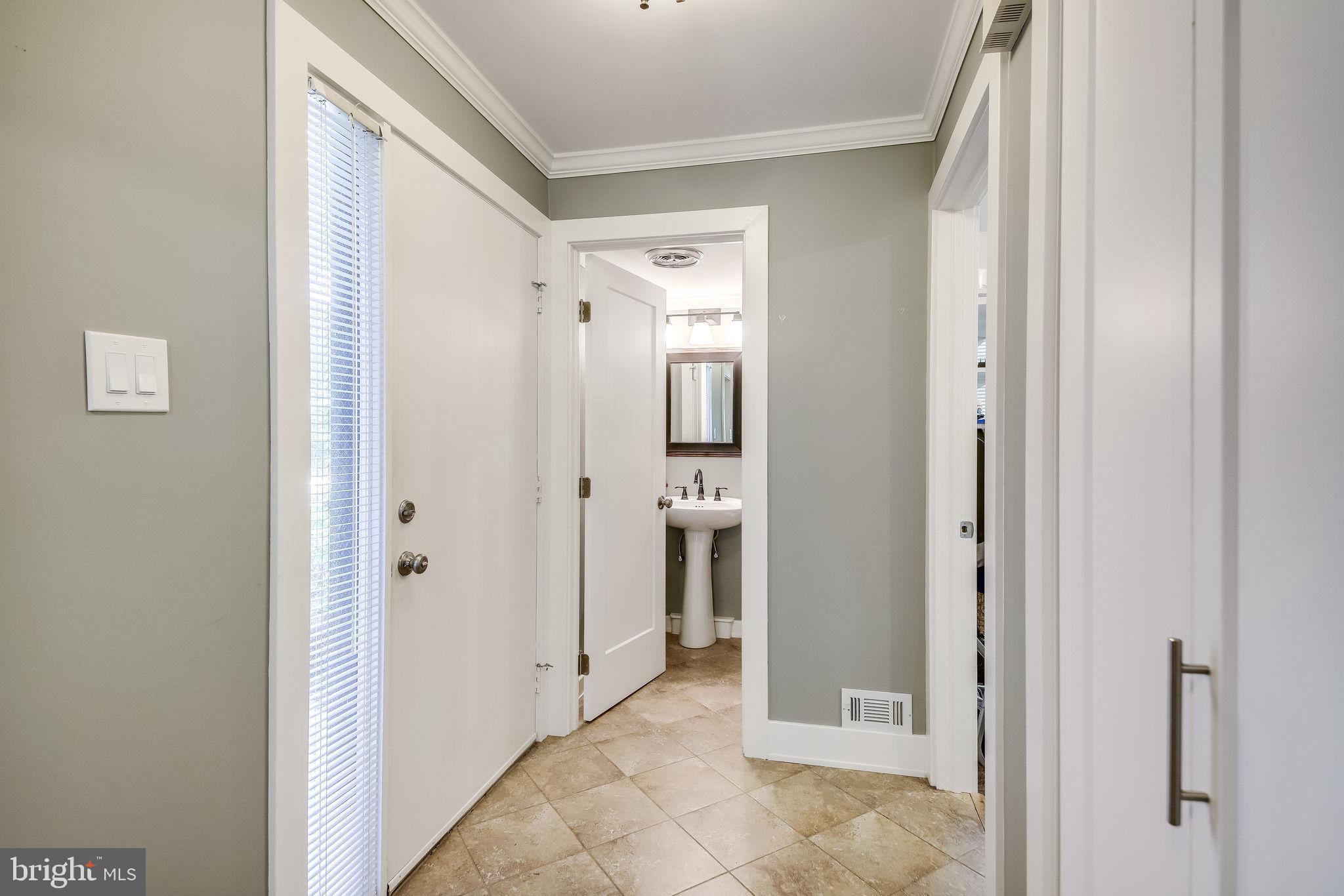 11629 Hunters Green Court Reston, VA 20191 - Photo 6 of 50 Foyer/Half Bath