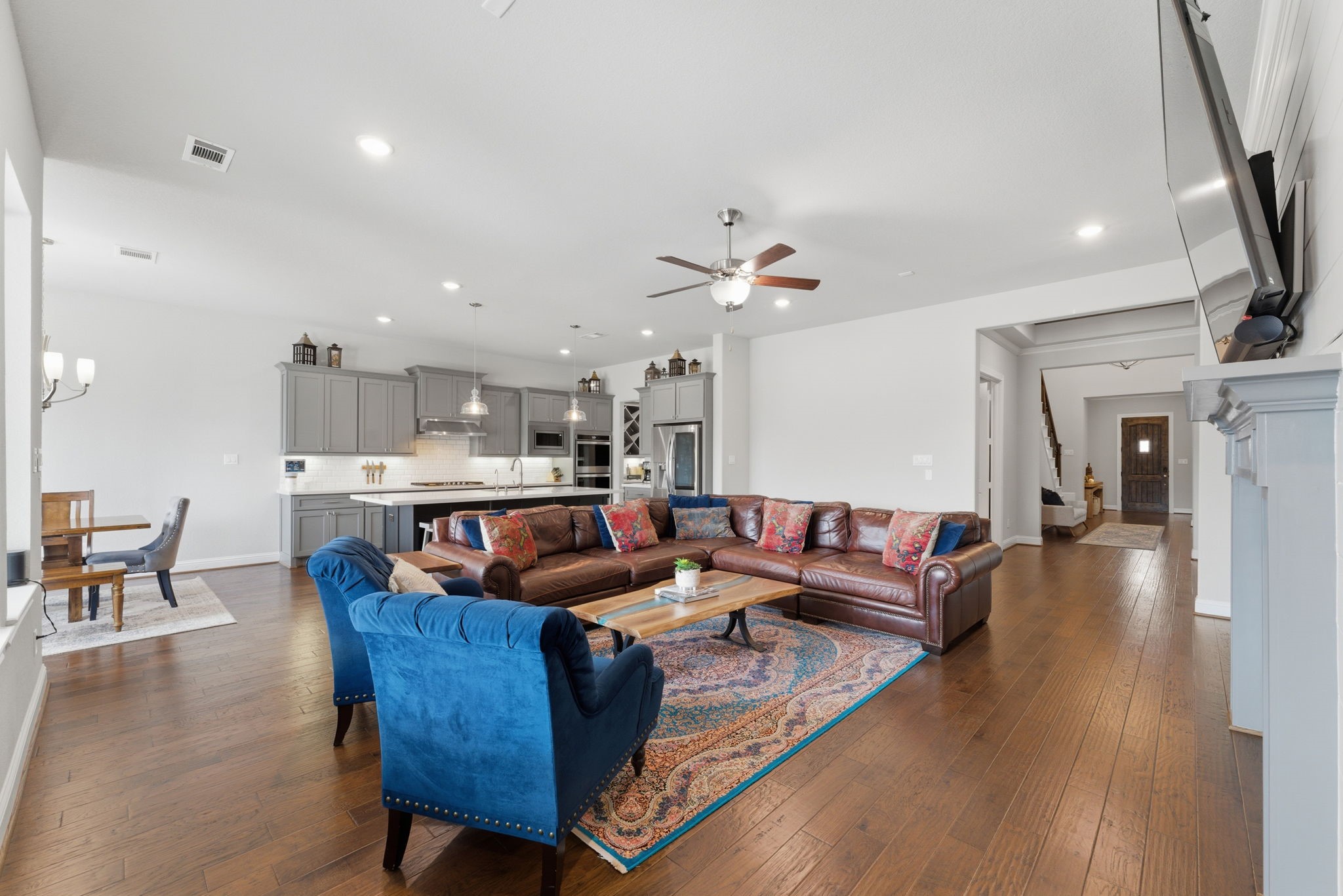 28117 Woodland Bend Way Spring, TX 77386 - Photo 17 of 48 The family room is bathed in natural lighting.