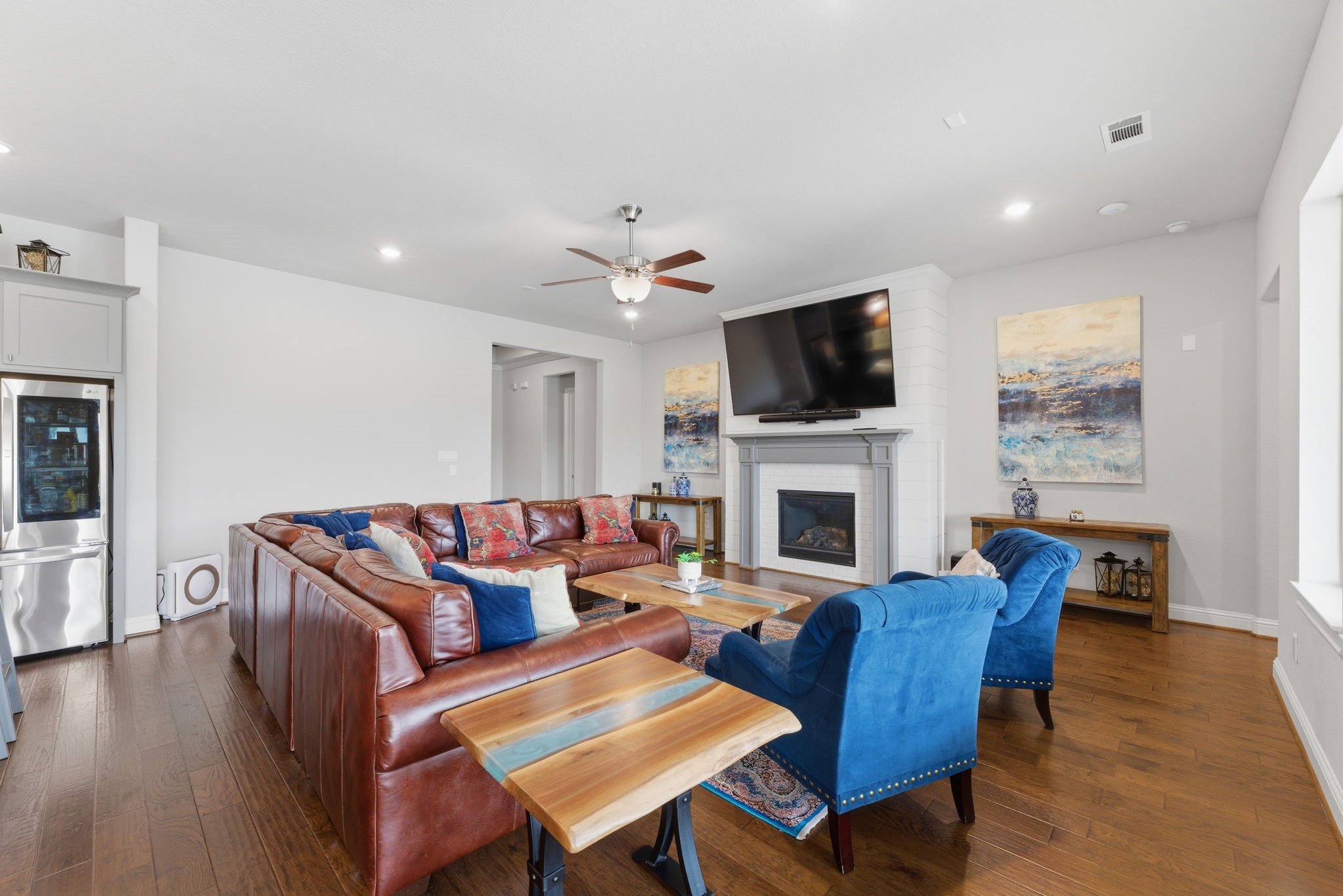 28117 Woodland Bend Way Spring, TX 77386 - Photo 18 of 48 Warm and inviting family room.