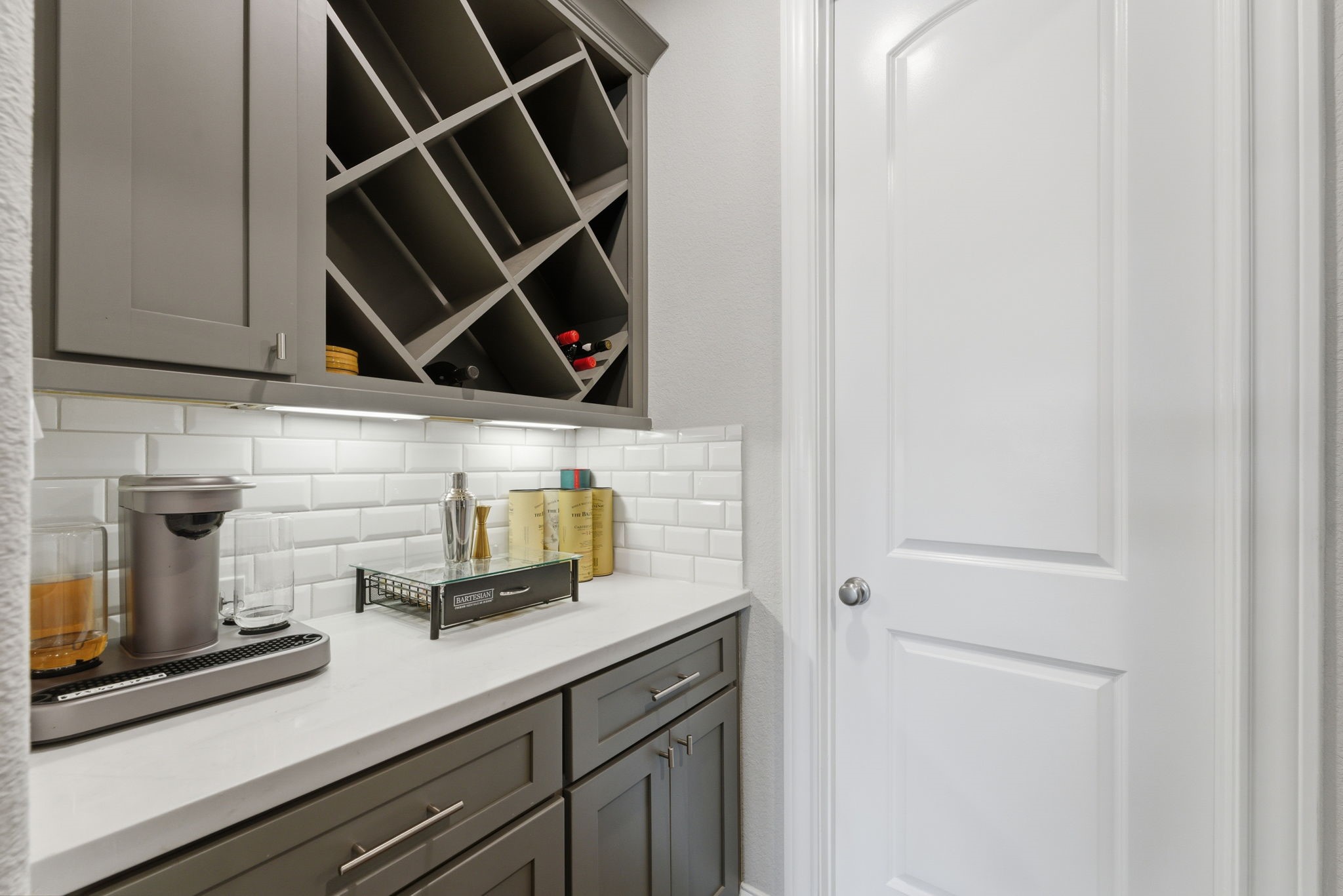 28117 Woodland Bend Way Spring, TX 77386 - Photo 23 of 48 Walk-in pantry.