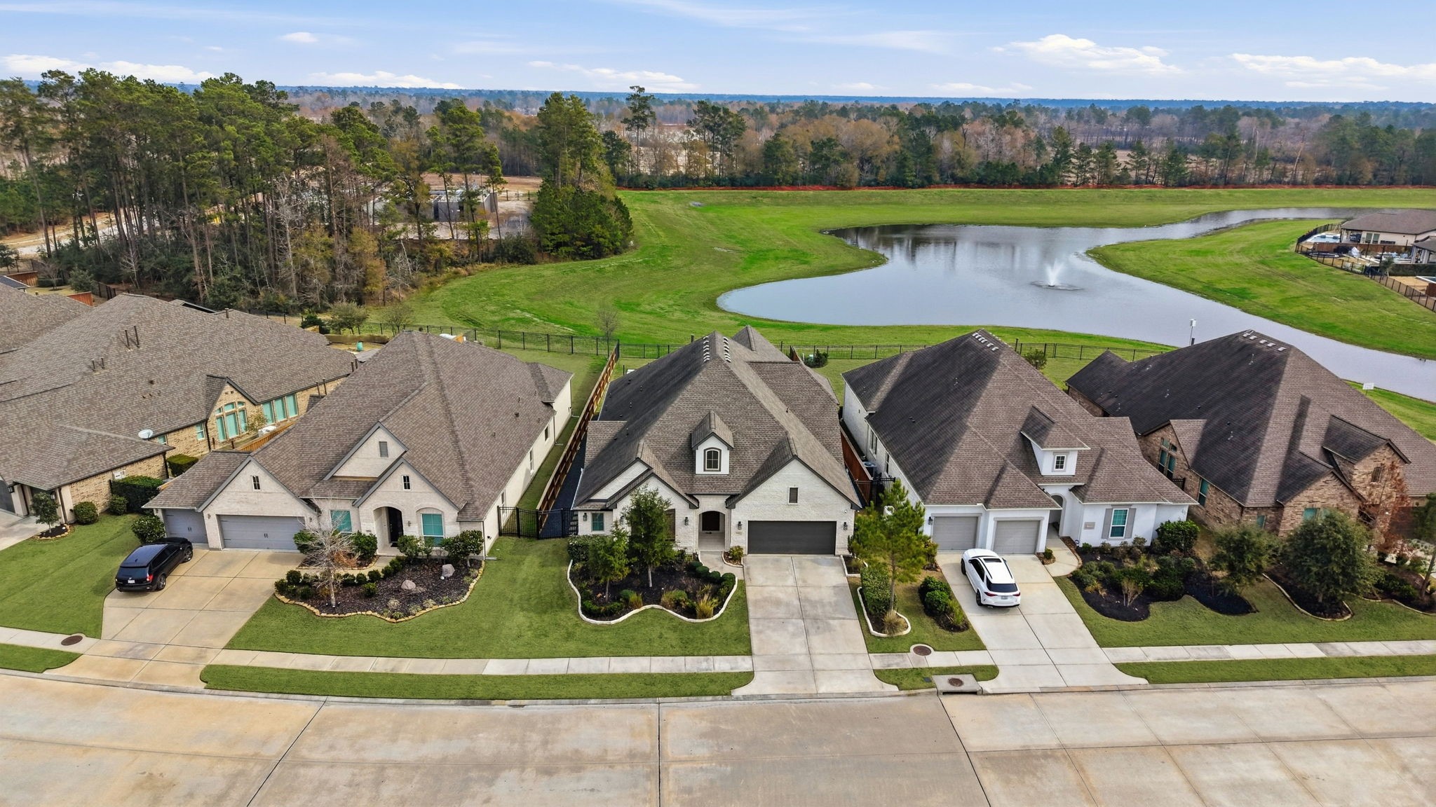 28117 Woodland Bend Way Spring, TX 77386 - Photo 3 of 48 4 bedroom home with lake views.