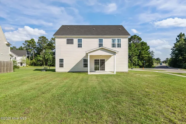 $345,000 | 182 Moonstone Court, Jacksonville, NC 28546