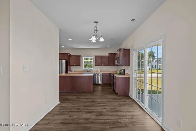 $345,000 | 182 Moonstone Court, Jacksonville, NC 28546