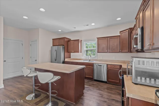 $345,000 | 182 Moonstone Court, Jacksonville, NC 28546