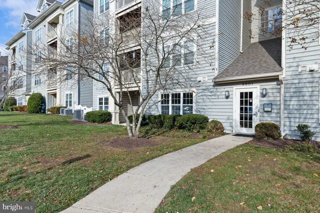 $2,175 | 8901 Stone Creek Place, Unit T3, Pikesville, MD 21208