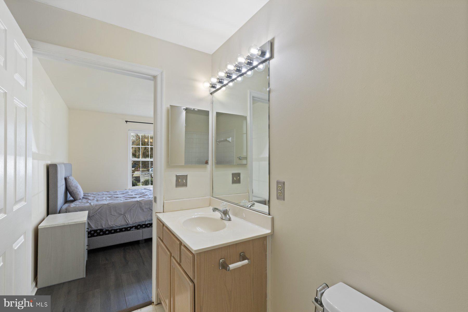 8901 Stone Creek Place, Unit T3 Pikesville, MD 21208 - Photo 18 of 25 Bathroom - Primary bedroom