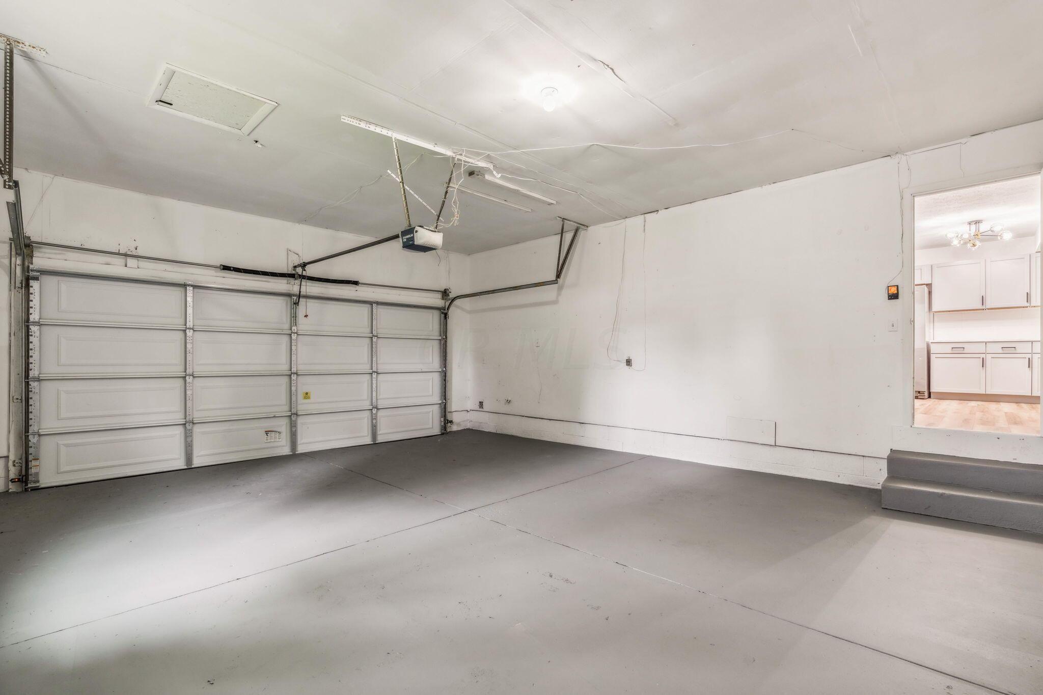 2191 Tupsfield Road Columbus, OH 43229 - Photo 15 of 20 PARK/STORE in this amazing garage!