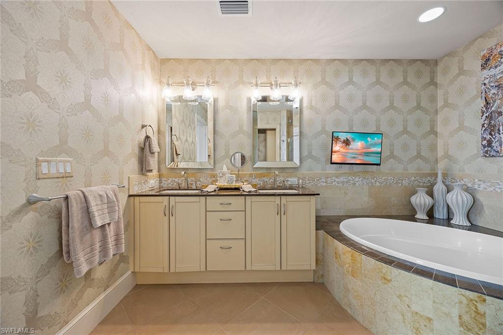 9115 Strada Place, Unit 5414 Naples, FL 34108 - Photo 17 of 37