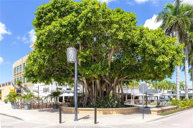 $1,169,000 | 9115 Strada Place, Unit 5414, Naples, FL 34108