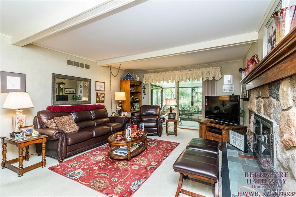 25233 Wykeshire Road Farmington Hills, MI 48336 - Photo 16 of 45