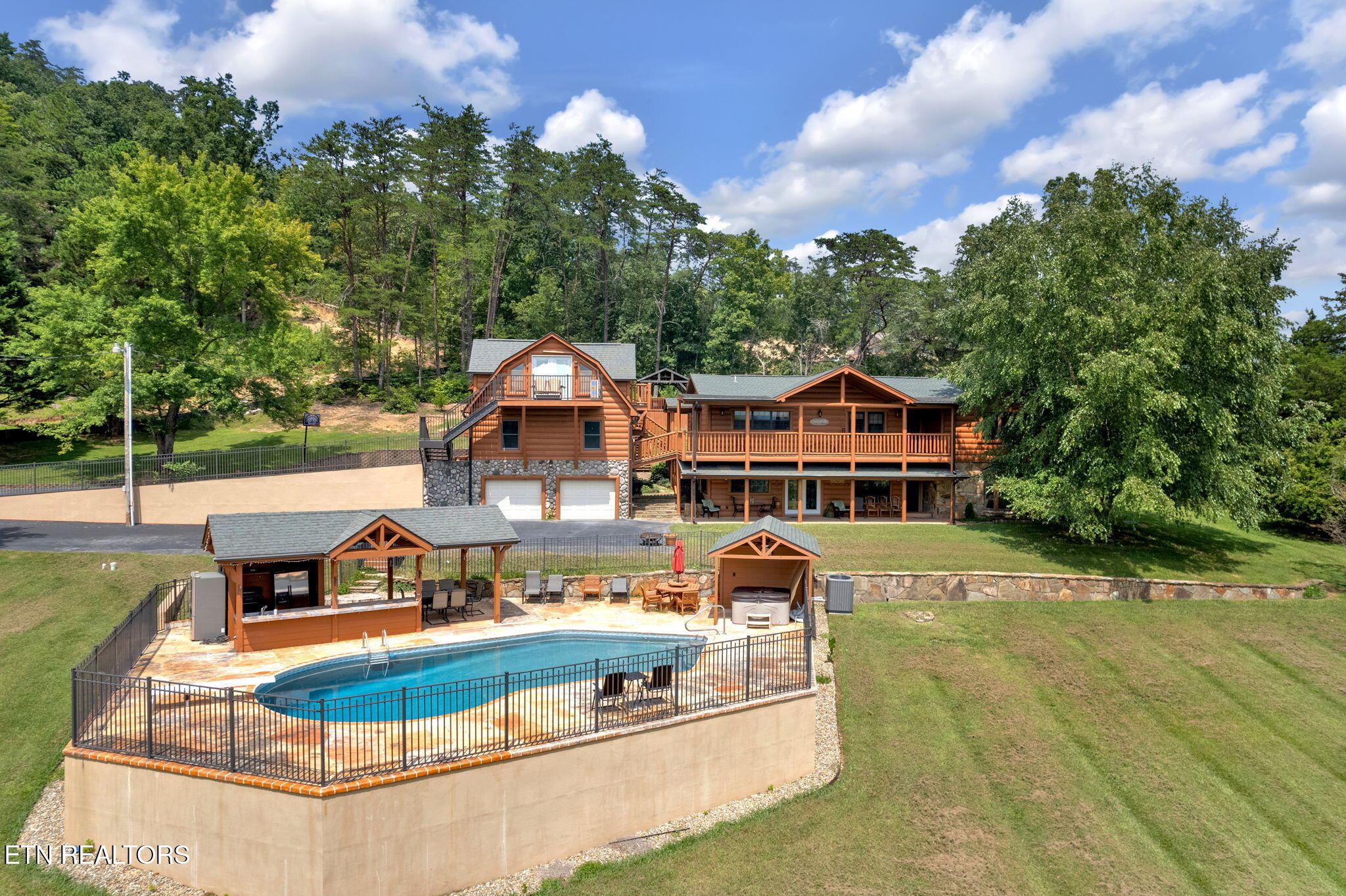 2803 Mary Ridge Farm Road Sevierville, TN 37862 - Photo 2 of 60 2