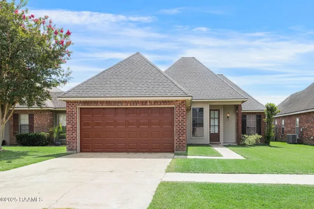 $235,000 | 108 Portsmouth Drive, Broussard, LA 70518