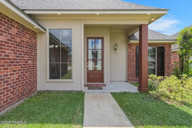 $235,000 | 108 Portsmouth Drive, Broussard, LA 70518