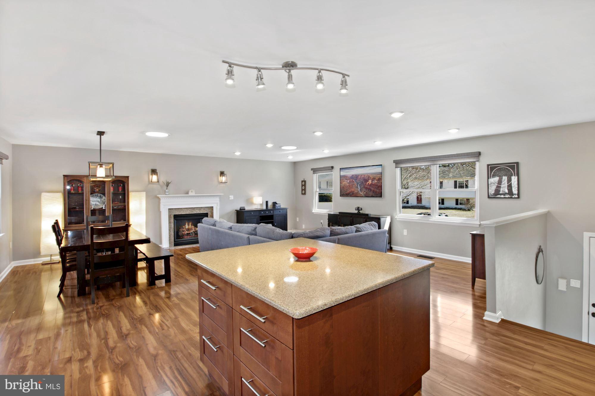 24118 Welsh Road Gaithersburg, MD 20882 - Photo 11 of 29 Main Level - Kitchen