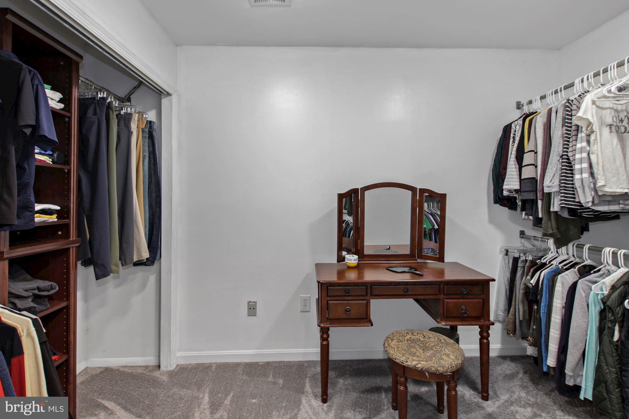 24118 Welsh Road Gaithersburg, MD 20882 - Photo 15 of 29 Main Level - Primary Walk-in Closet