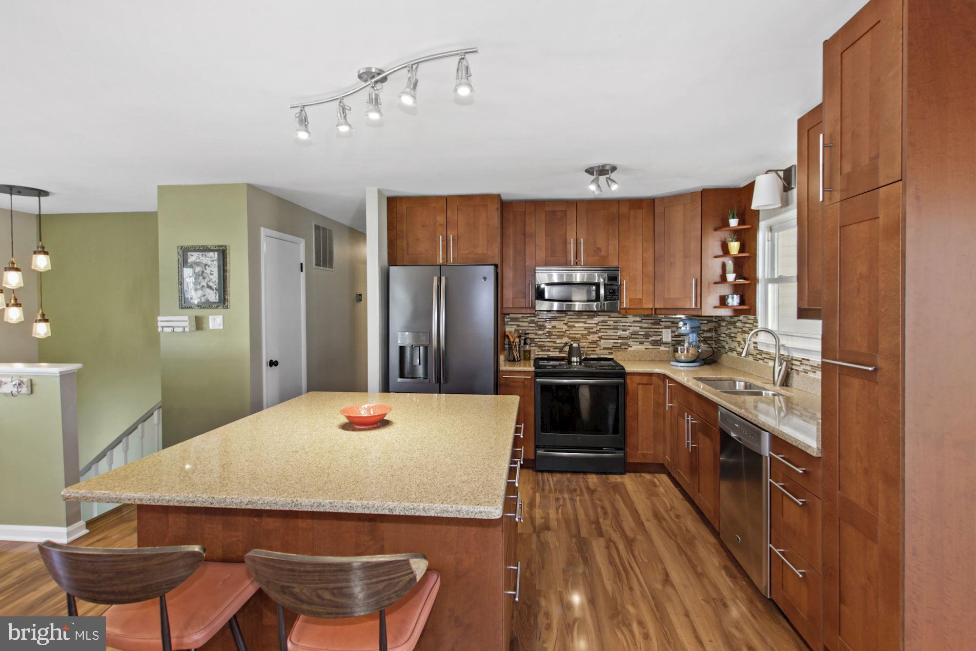 24118 Welsh Road Gaithersburg, MD 20882 - Photo 8 of 29 Main Level - Kitchen