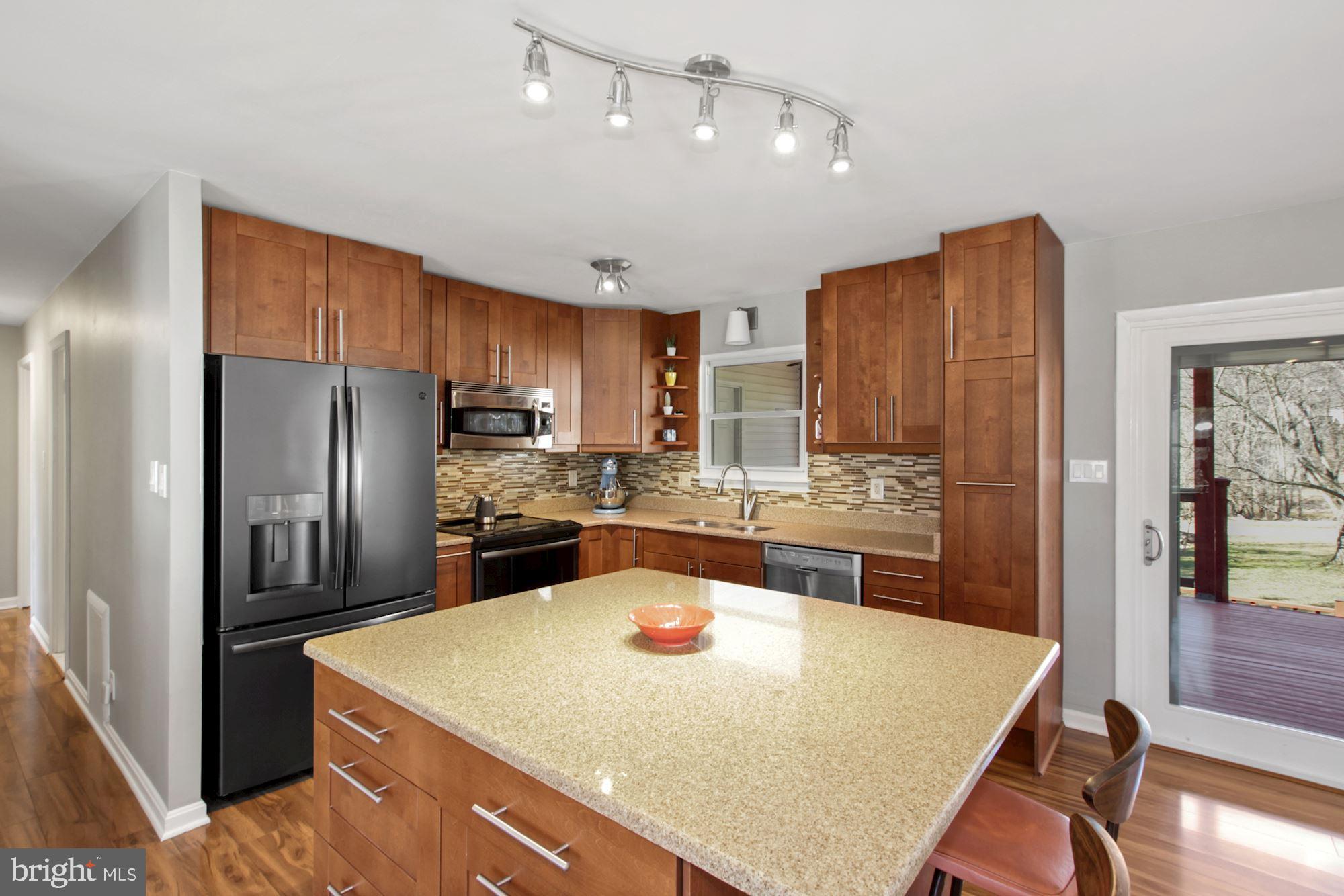 24118 Welsh Road Gaithersburg, MD 20882 - Photo 9 of 29 Main Level - Kitchen