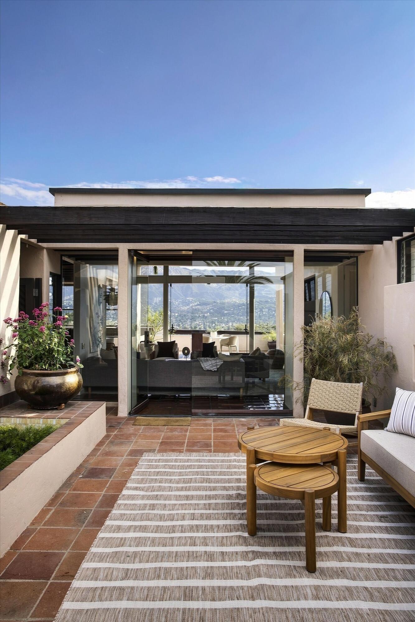 1410 La Cima Road Santa Barbara, CA 93101 - Photo 4 of 25 04-1410 La Cima Rd - 4