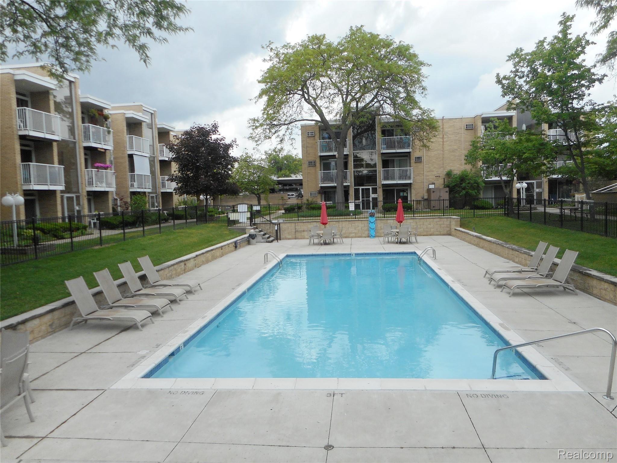 4909 Crooks Road, Unit C10 Royal Oak, MI 48073 - Photo 21 of 22 4909 Crooks_21.JPG