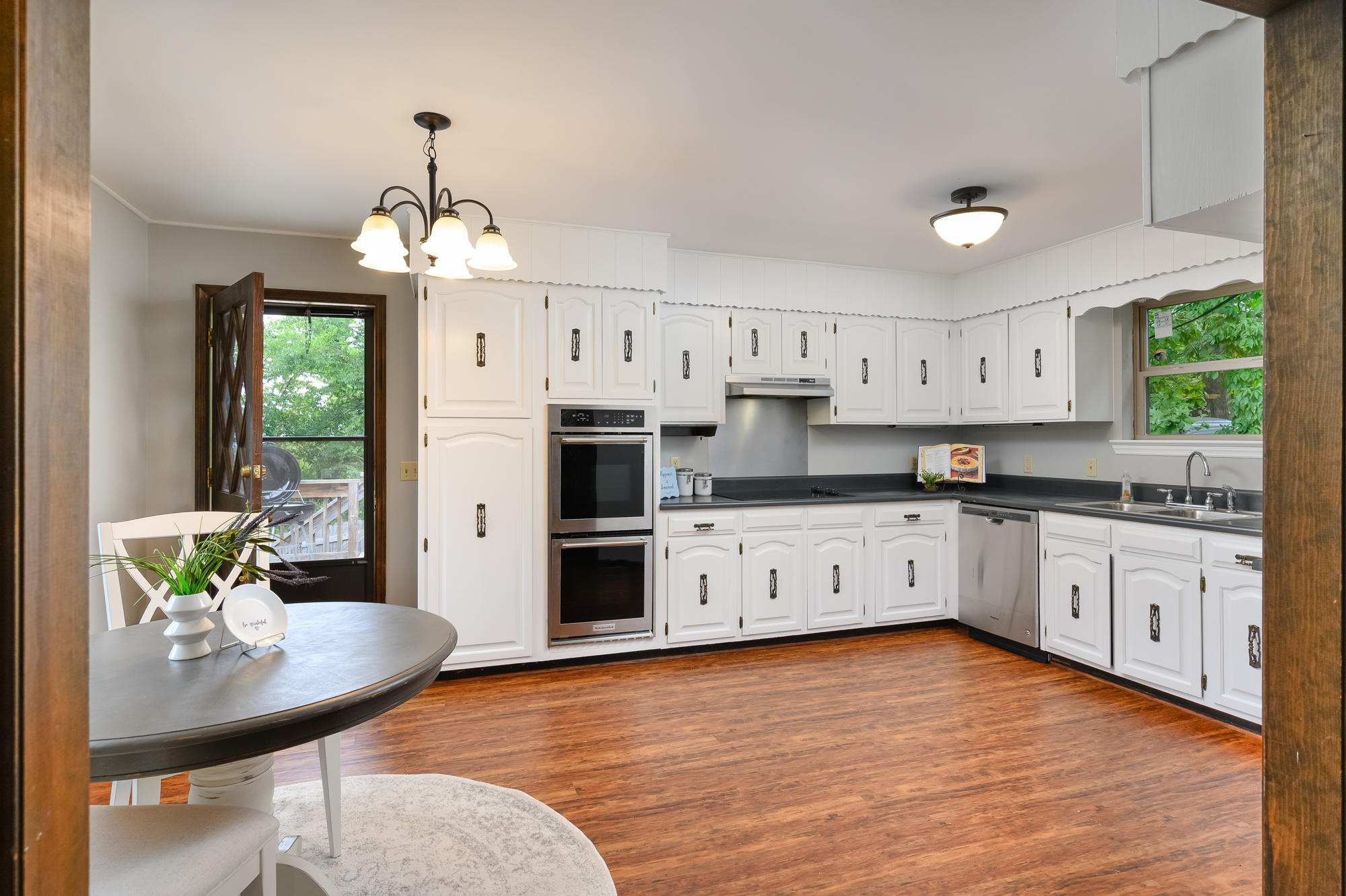 299 Ridgeside Drive Ringgold, GA 30736 - Photo 14 of 36 Huge Kitchen & Breakfast Nook