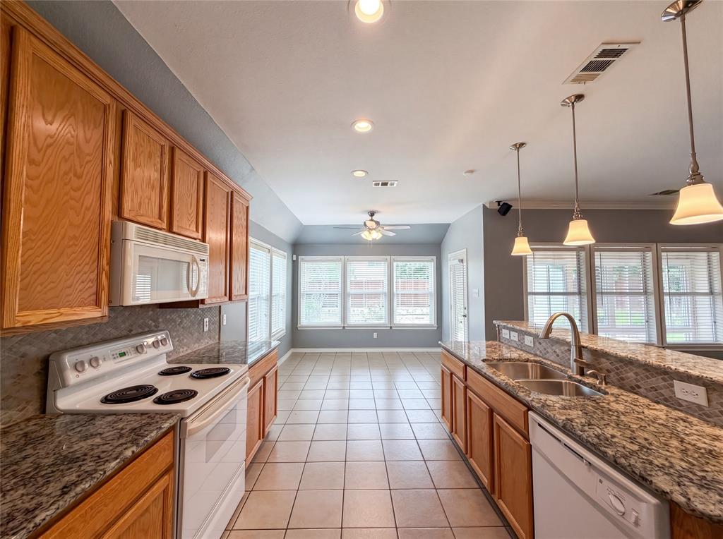 2805 Hereford Road Denton, TX 76210 - Photo 2 of 20