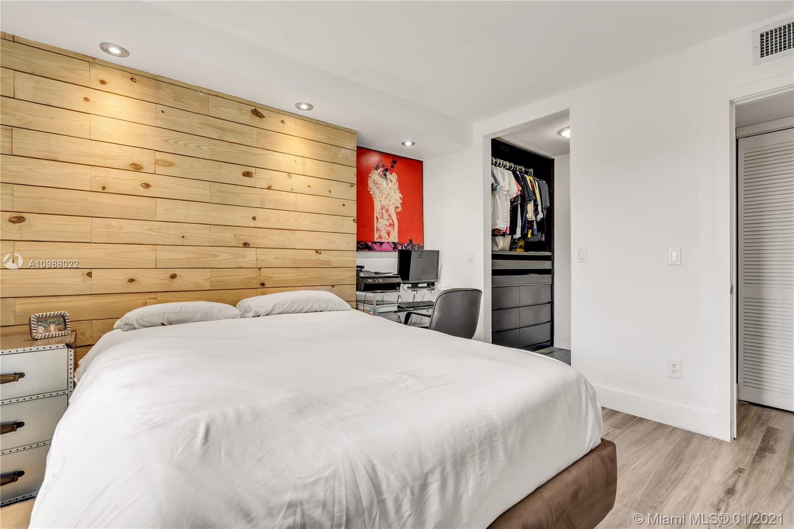 77 Crandon Boulevard, Unit 3B Key Biscayne, FL 33149 - Photo 17 of 38