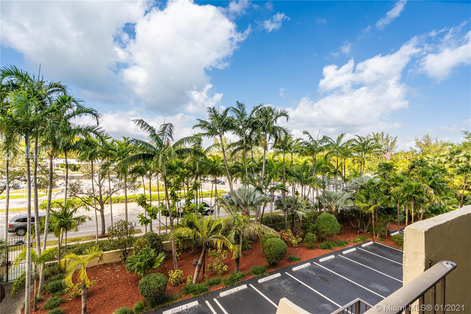 77 Crandon Boulevard, Unit 3B Key Biscayne, FL 33149 - Photo 33 of 38