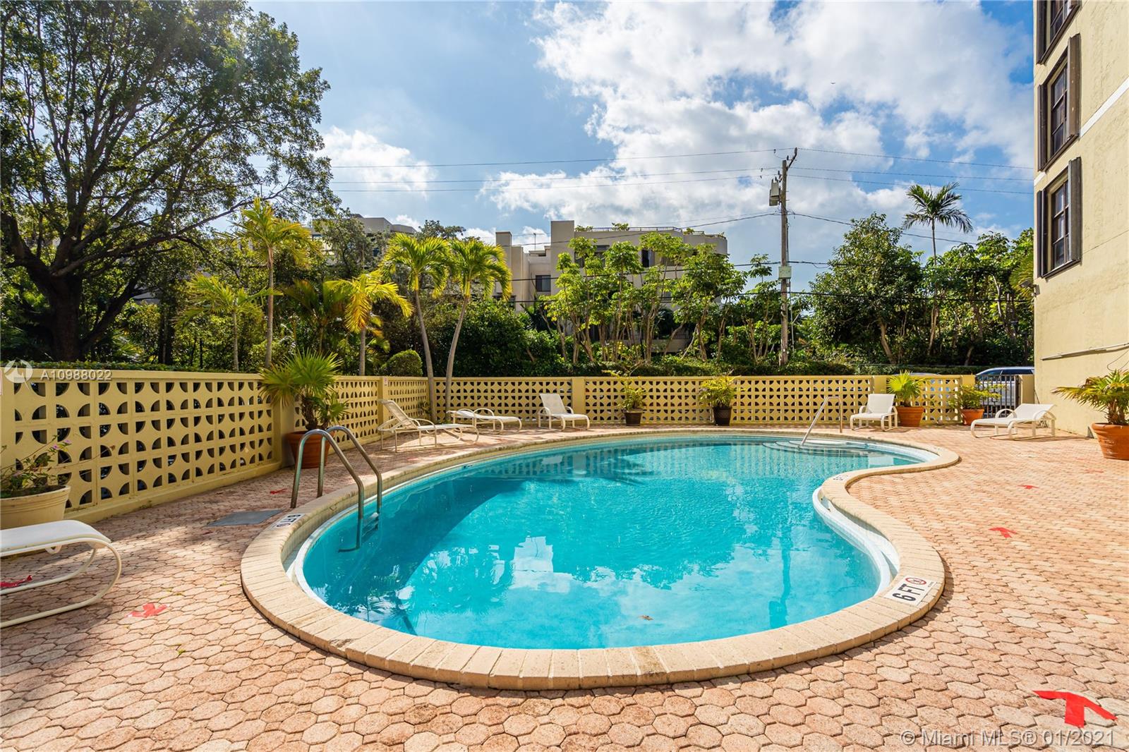 77 Crandon Boulevard, Unit 3B Key Biscayne, FL 33149 - Photo 35 of 38