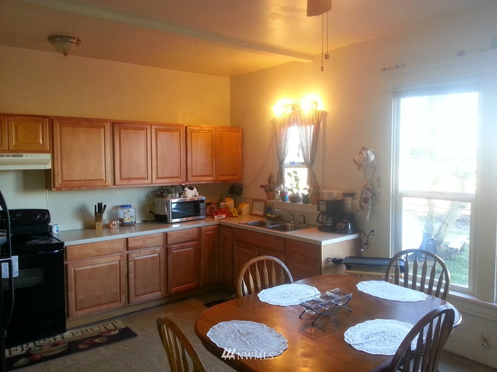 1716 East Pole Road Everson, WA 98247 - Photo 4 of 20 Gallery Image 4