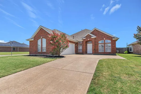 $299,900 | 6607 Terrace Glen Drive, Arlington, TX 76002