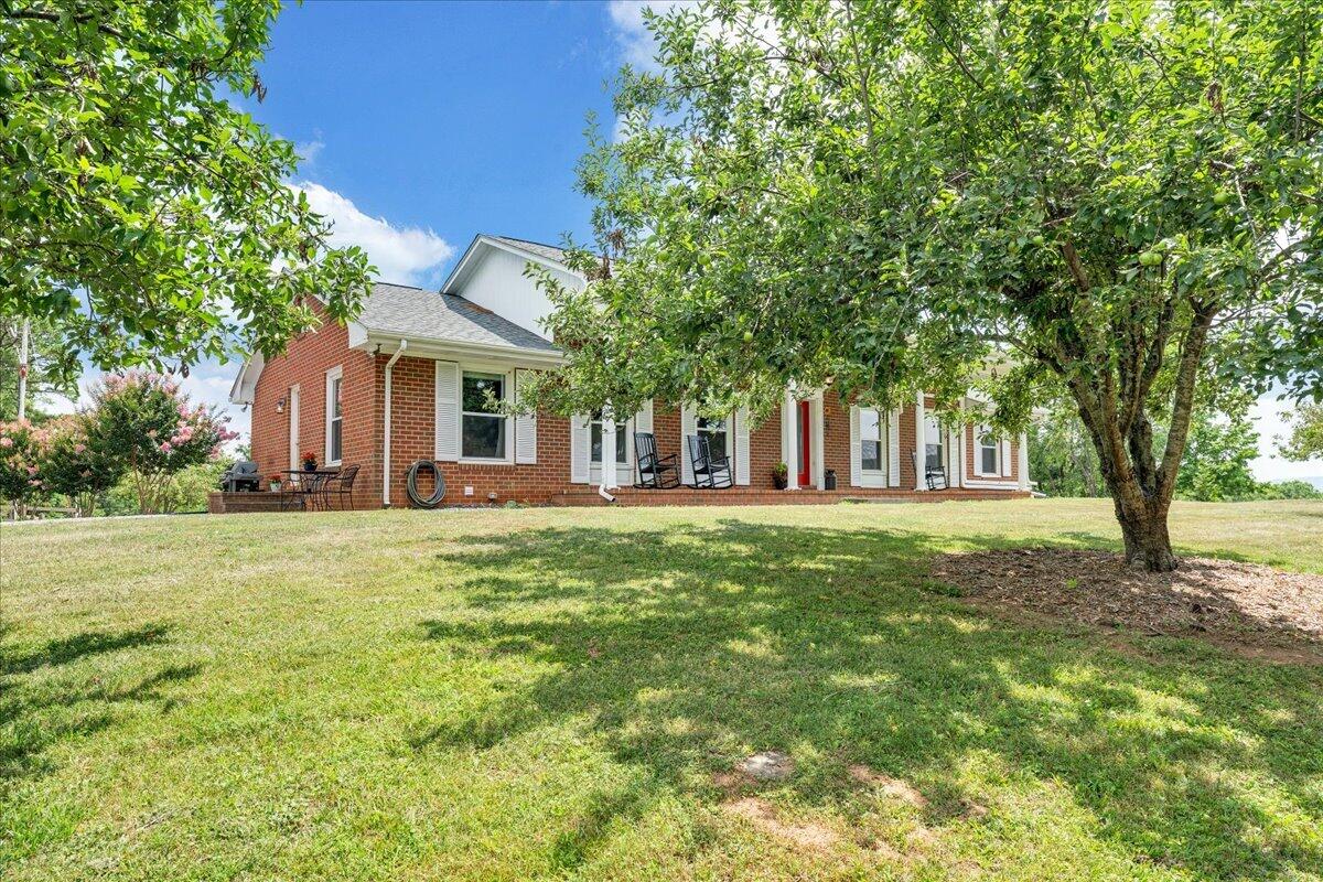1125 Loyds Store Road Vinton, VA 24179 - Photo 85 of 119 082-MIB06164