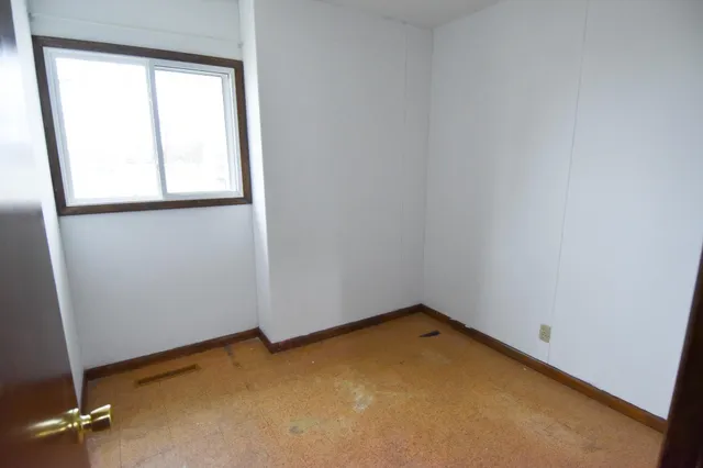 $105,000 | 1523 1st Street East, Thief River Falls, MN 56701