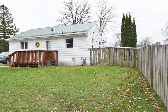 $105,000 | 1523 1st Street East, Thief River Falls, MN 56701