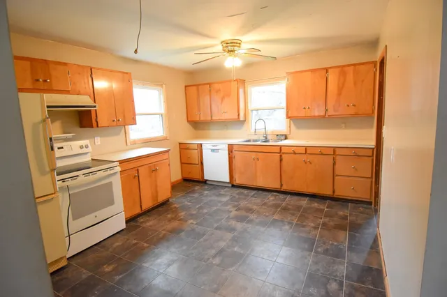 $105,000 | 1523 1st Street East, Thief River Falls, MN 56701