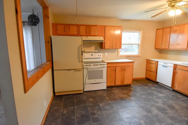 $105,000 | 1523 1st Street East, Thief River Falls, MN 56701
