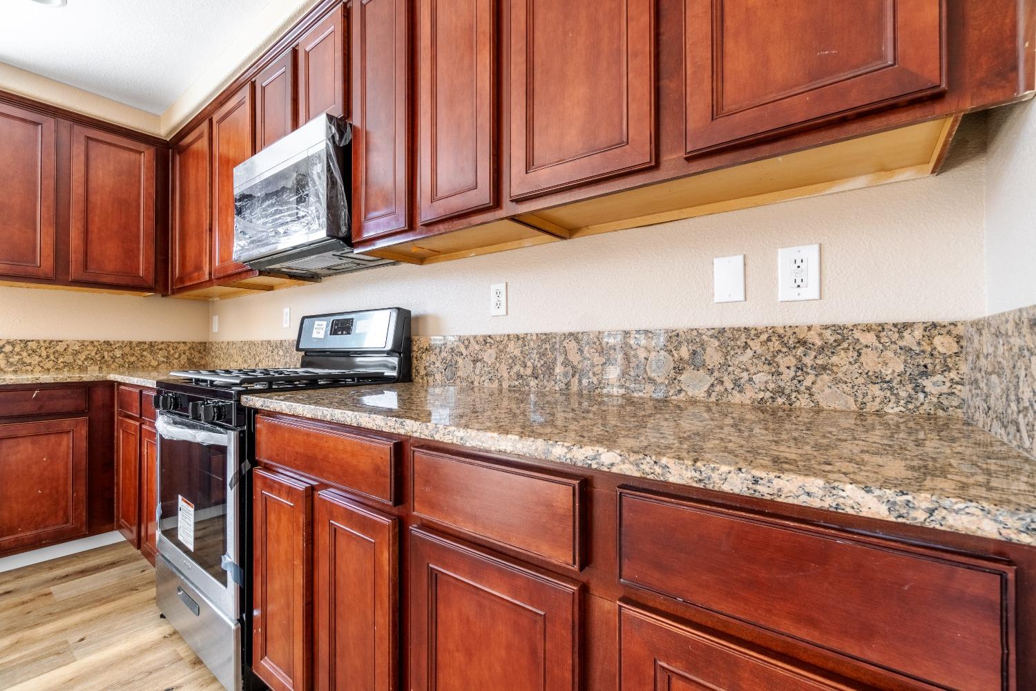 1436 Grape Street Madera, CA 93638 - Photo 11 of 32