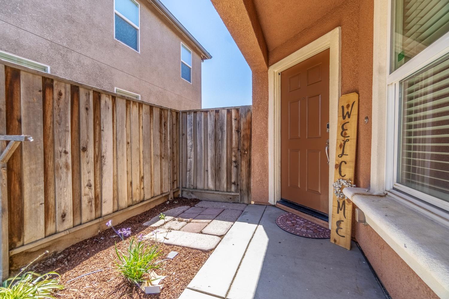 1436 Grape Street Madera, CA 93638 - Photo 2 of 32