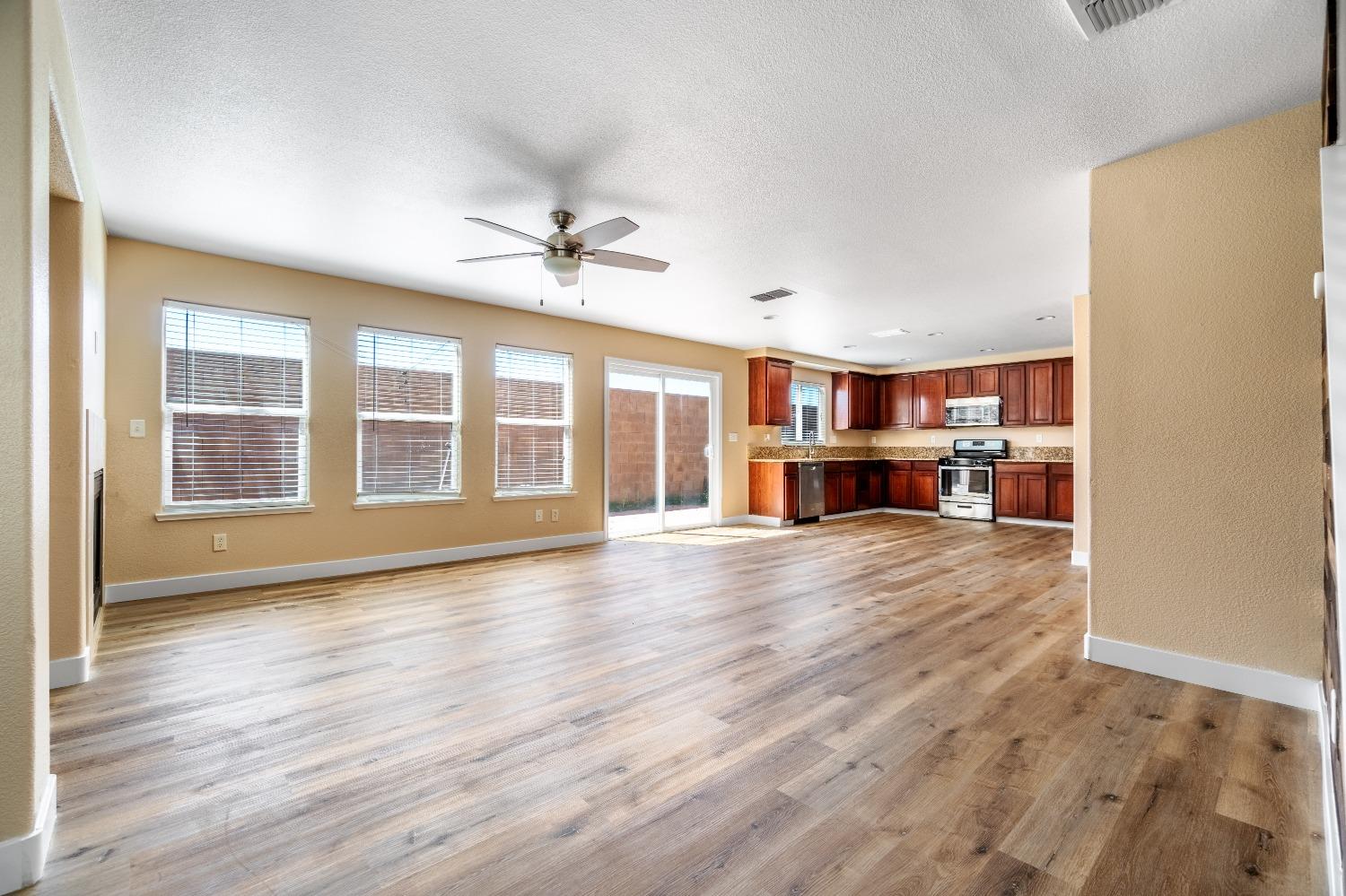 1436 Grape Street Madera, CA 93638 - Photo 3 of 32