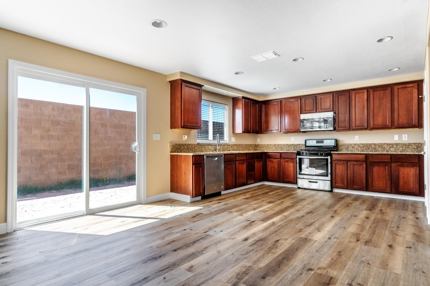 1436 Grape Street Madera, CA 93638 - Photo 5 of 32