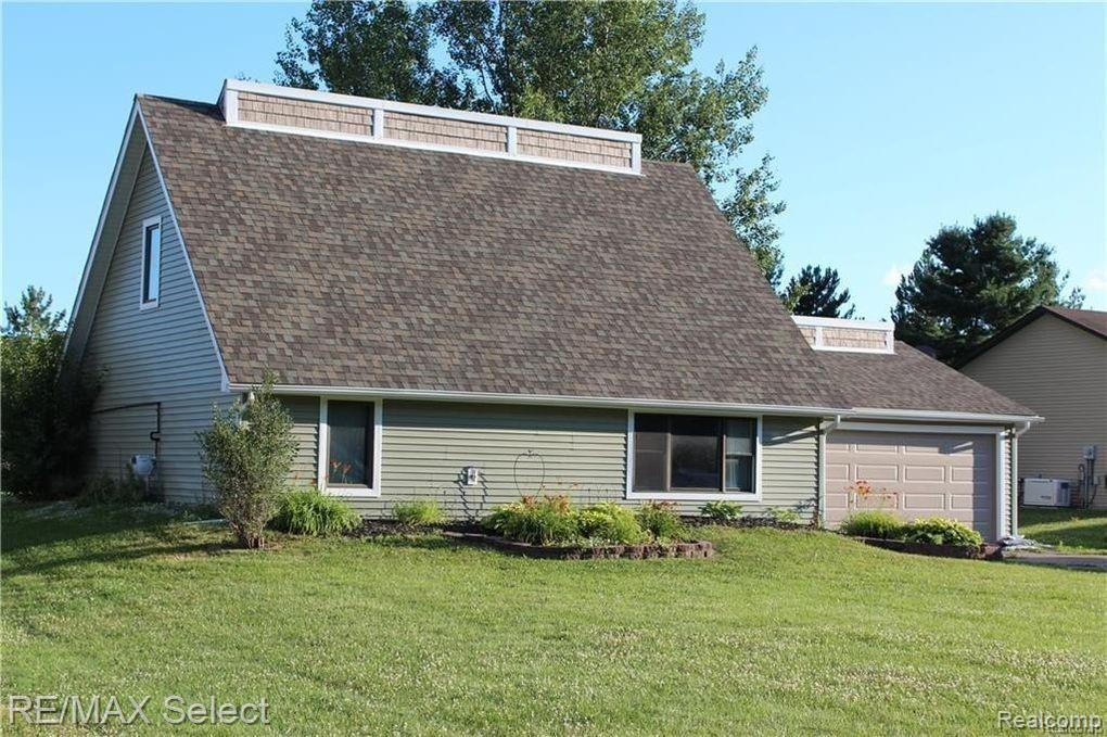 2434 Pollock Road Grand Blanc, MI 48439 - Photo 1 of 1 e9a83b7b4d68bb46052f86491e857a28l-m1xd-w1020_h770_q80.jpg