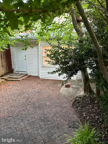 $3,475 | 6521 Gildar Street, Alexandria, VA 22310