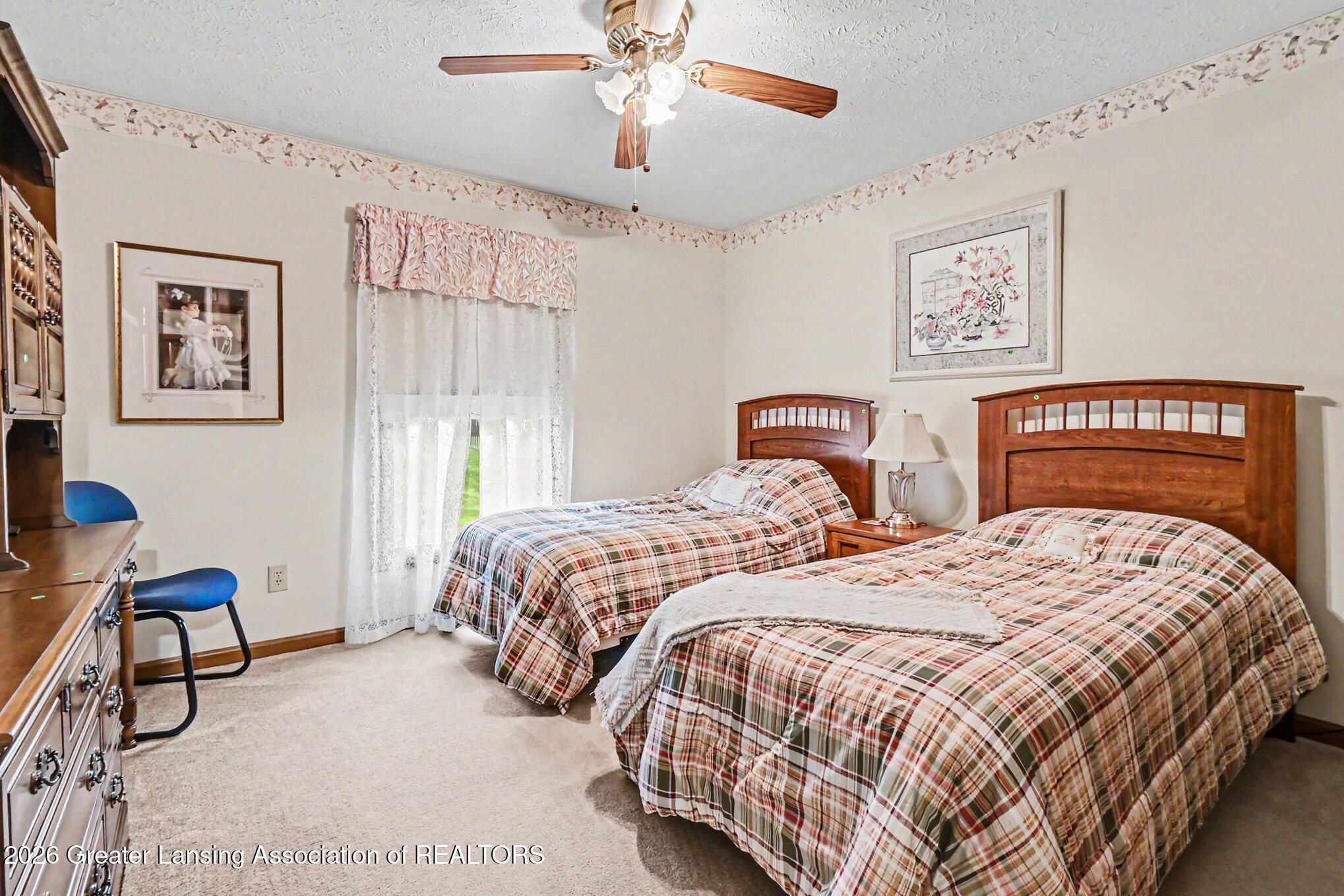 2380 Barnsbury Road East Lansing, MI 48823 - Photo 22 of 30 023_file_1441