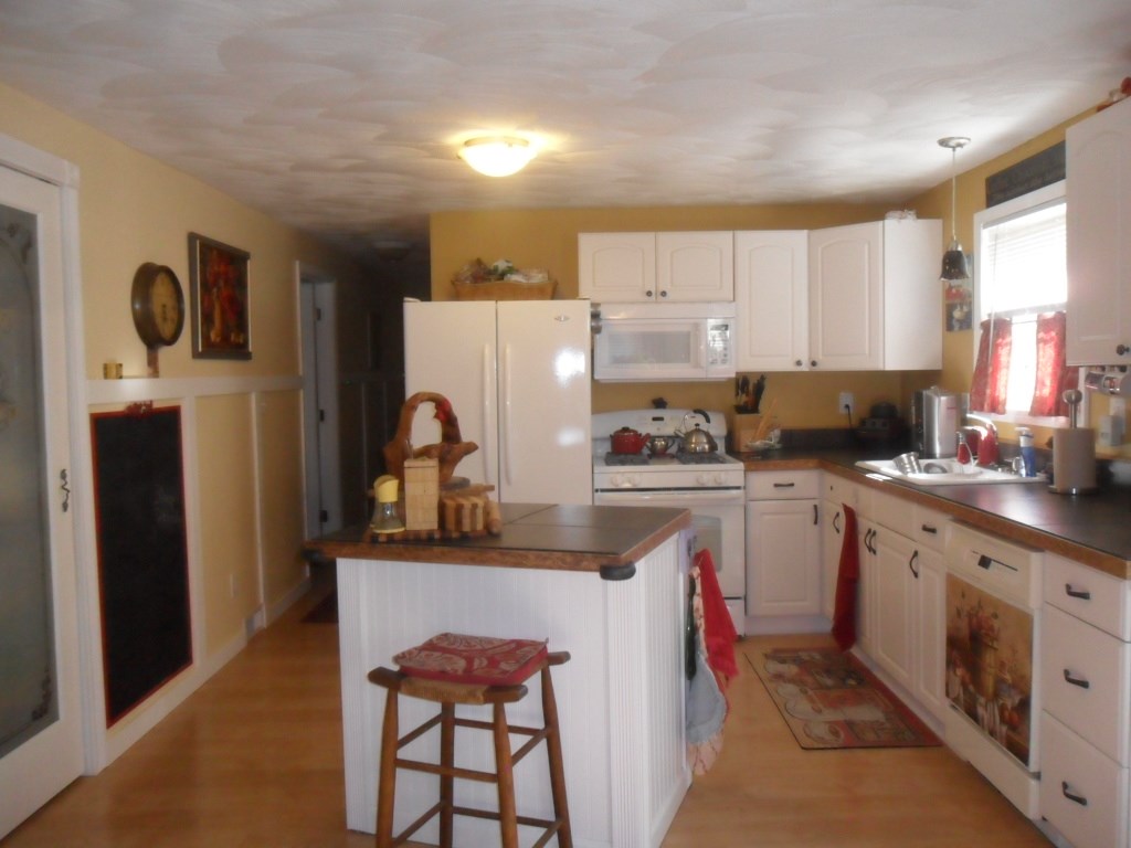 8038 30 3/4 Road Cadillac, MI 49601 - Photo 7 of 25 1819958-6.JPG